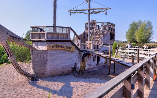 Spielschiff für Kinder auf der Pirateninsel Usedom Trassenheide
